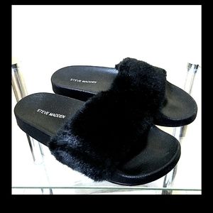 Steve Madden Softey Faux Fur Slides Size 7 | TRENDY CHIC